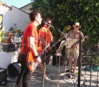 Alberto on the drums, Paul on Big Red, Robert and Rich on the 360-12