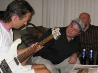 Andy bought along his Bee Gee bass........JM and myself look on enviously!!