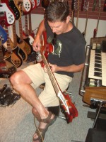 Woody could not resist testing the 4005 Bass !!!!