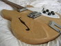 Rickenbacker 1997/6 f hole, Mapleglo: Close up - Free2