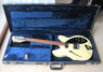 Rickenbacker 330/6 , White: Close up - Free2