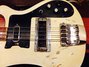 Rickenbacker 4001/4 BT, White: Close up - Free2