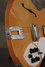 Rickenbacker 1997/6 f hole, Mapleglo: Close up - Free2