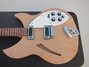 Rickenbacker 330/6 , Mapleglo: Body - Front