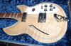 Rickenbacker 381/6 V69, Mapleglo: Close up - Free