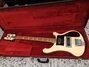 Rickenbacker 4001/4 BT, White: Full Instrument - Front