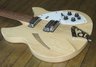 Rickenbacker 330/6 , Mapleglo: Body - Front