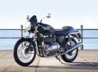 2004-TriumphTHRUXTONc.jpg