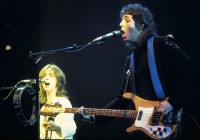 800px-Paul_McCartney_with_Jimmy_McCulloch_-_Wings_-_1976.jpg
