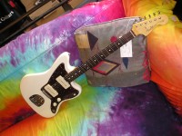 Fender_Jazzmaster_62_white_GE-2213_fullfront.jpg