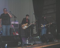 Tony, Paul and Joey with his Blue Cii Bass (and he got da' Bassman's hat back !)