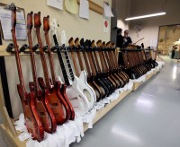 rickenbackerfac32.jpg