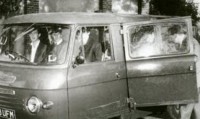 Front seat: Neil, Ringo, George?<br />Back seat: Paul?<br />Mal getting in the back
