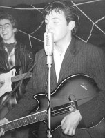 It looks like Paul's "bass" only has 3 strings!