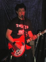 Paulie on vocals with Big Red