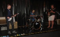 Collin trying out the 620 with Pat H from Byrds Collective on the MapleGlo Bass during Surf set