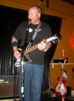 Rich on the JG 370 WB with The Glendoras doing backup vocals on "Best Friends Girl"