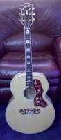Gibson SJ 200 front.jpg