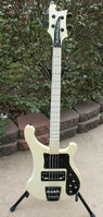 Rickenbacker Tuxedo bass.jpg
