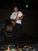 554110_3998902644733_533706134_n.jpg (57.73 KiB) Viewed 15820 times Another with the 660-12 using a capo while Tracy was singing. Plugged into the Vox AC 30 cc2 behind
