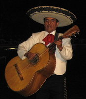525px-AcousticBassGtr.jpg