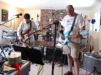 Jonathan and Rich warm up, Jonathan with Scotty's 4000 "converted" bass and Rich with the 480