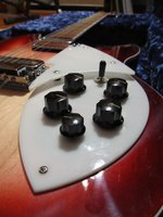 There are FIVE knobs!