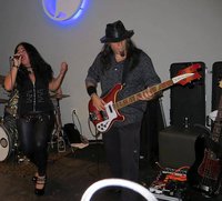 Vicky-Joey-1.jpg