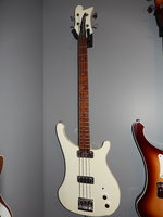 Rickenbacker Laredo 2013 Snowglo - only 15 made !!!