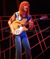 SteveHowe-Yes-09-02-1977-1a.jpg