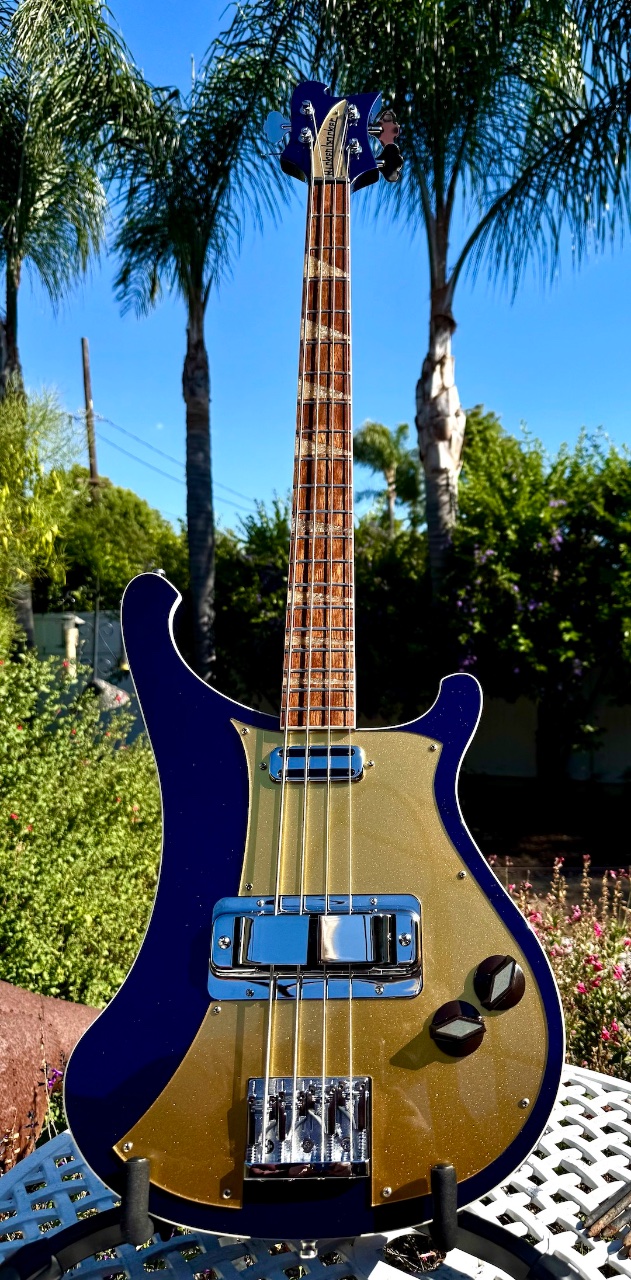 Rickenbacker 4003 SPC MID 2026 full body front outside.jpg