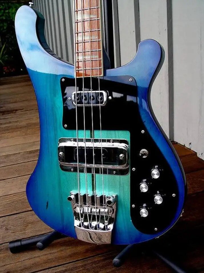 4001 1976 body in aquaglo finish