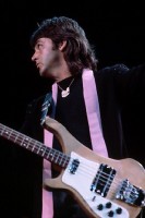 paul_mccartney_rickenbacker_4000s.jpg