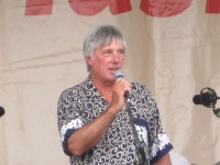 Mick Avory leaves The Hitmen's drums to sing Dedicated Follower Of Fashion