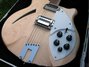 Rickenbacker 360/12 , Mapleglo: Body - Front