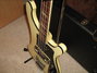 Rickenbacker 4001/4 BT, White: Close up - Free2