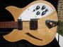 Rickenbacker 330/6 , Mapleglo: Body - Front