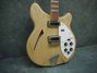 Rickenbacker 360/6 , Mapleglo: Body - Front