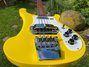 Rickenbacker 4001/4 C64, TV Yellow: Close up - Free2