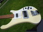 Rickenbacker 4001/4 S, White: Body - Front