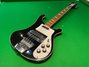 Rickenbacker 4001/4 , Jetglo: Close up - Free2