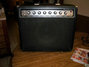 Rickenbacker TR25/amp , Black: Headstock