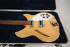 Rickenbacker 330/6 , Mapleglo: Body - Front