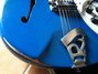 Rickenbacker 360/12 f hole, Azureglo: Close up - Free2