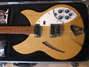 Rickenbacker 330/6 , Mapleglo: Body - Front
