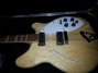 Rickenbacker 360/12 , Mapleglo: Body - Front