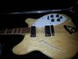 Rickenbacker 360/12 , Mapleglo: Body - Front