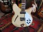 Rickenbacker 360/12 , Mapleglo: Body - Front