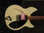 Rickenbacker 330/6 BT, White: Body - Front