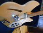 Rickenbacker 330/6 VP, Mapleglo: Close up - Free2